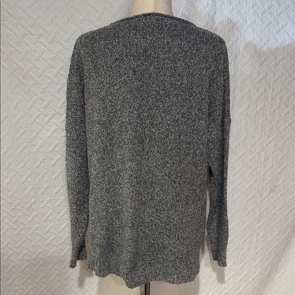 14th & Union Charcoal Women's Crew Neck Sweater - Picture 2 of 3